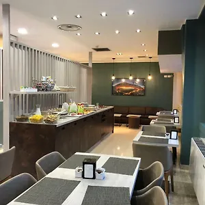 3* Hotell Oasi Village